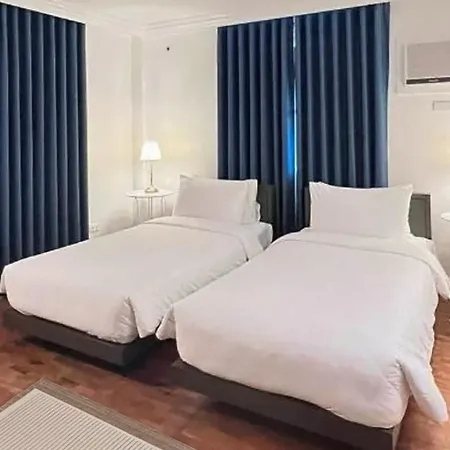 Miranamin Nest Kamantigi Room - Pet Friendly, Shared Kitchen, Historical Home!