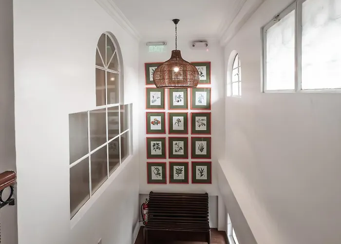 Apartment Miranamin Nest Kamantigi - Two Bed In Historic With Luxury Indoor Plunge Pool, Garden Access, Self-service Breakfast, Guest Kitchen, Pet-friendly Manila