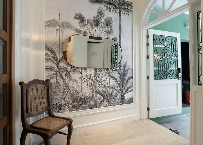 Miranamin Nest Kamantigi - Two Bed In Historic With Luxury Indoor Plunge Pool, Garden Access, Self-service Breakfast, Guest Kitchen, Pet-friendly Apartment *