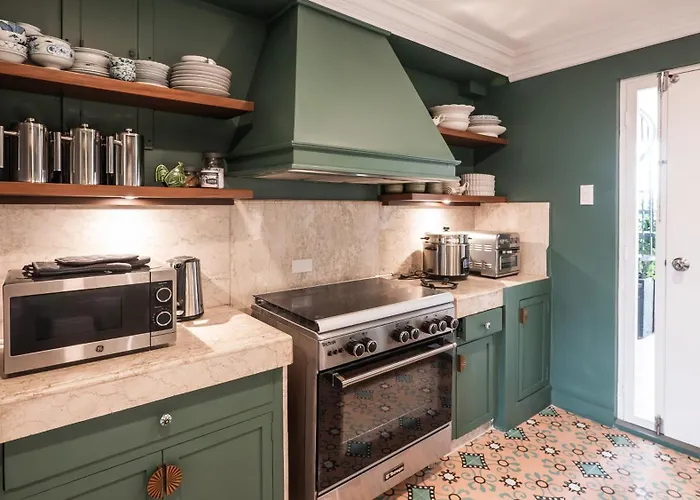 Apartment Miranamin Nest Kamantigi - Two Bed In Historic With Luxury Indoor Plunge Pool, Garden Access, Self-service Breakfast, Guest Kitchen, Pet-friendly Manila