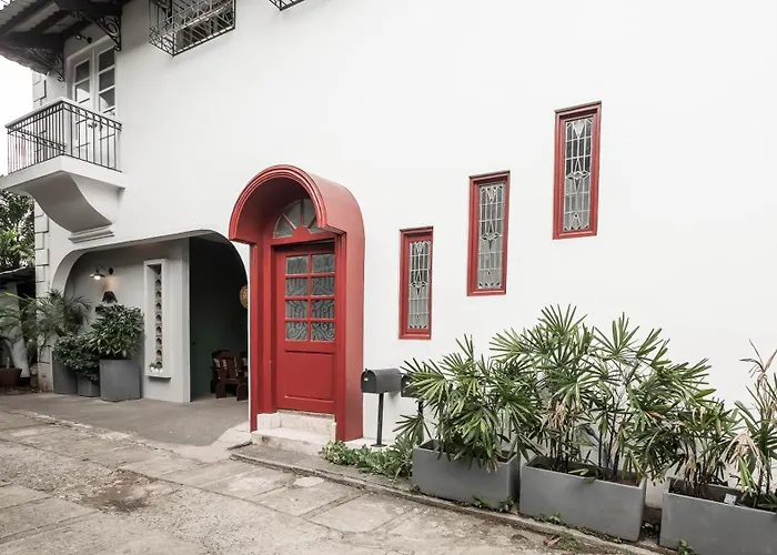 Miranamin Nest Kamantigi - Two Bed In Historic With Luxury Indoor Plunge Pool, Garden Access, Self-service Breakfast, Guest Kitchen, Pet-friendly Apartment *