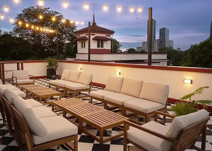 Miranamin Nest Kamantigi - Two Bed In Historic With Luxury Indoor Plunge Pool, Garden Access, Self-service Breakfast, Guest Kitchen, Pet-friendly Apartment