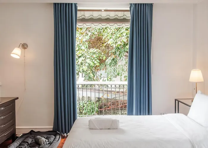 Miranamin Nest Kamantigi - Two Bed In Historic With Luxury Indoor Plunge Pool, Garden Access, Self-service Breakfast, Guest Kitchen, Pet-friendly *