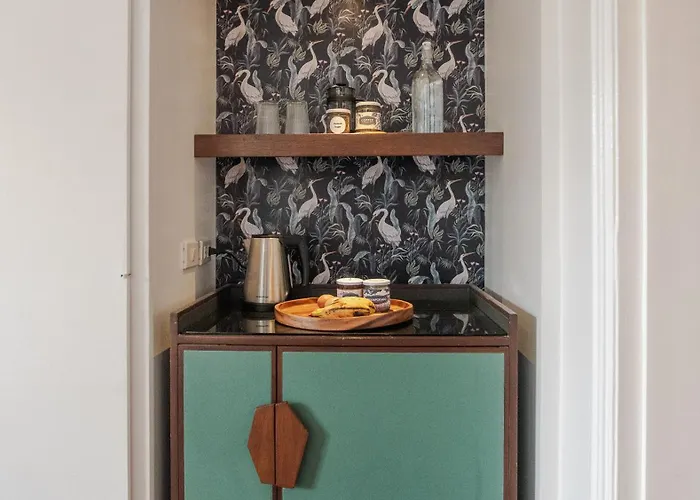 Apartment Miranamin Nest Kamantigi - Two Bed In Historic With Luxury Indoor Plunge Pool, Garden Access, Self-service Breakfast, Guest Kitchen, Pet-friendly