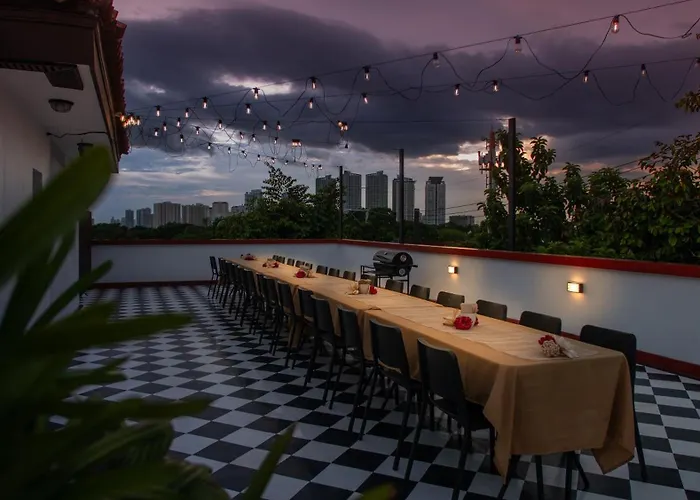 Miranamin Nest Kamantigi - Two Bed In Historic With Luxury Indoor Plunge Pool, Garden Access, Self-service Breakfast, Guest Kitchen, Pet-friendly Manila