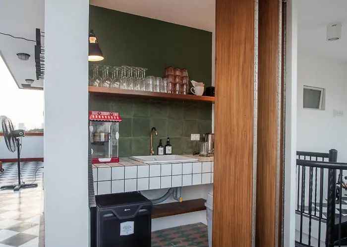 Miranamin Nest Kamantigi - Two Bed In Historic With Luxury Indoor Plunge Pool, Garden Access, Self-service Breakfast, Guest Kitchen, Pet-friendly * Manila
