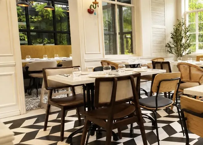 Miranamin Nest Kamantigi - Two Bed In Historic With Luxury Indoor Plunge Pool, Garden Access, Self-service Breakfast, Guest Kitchen, Pet-friendly Apartment *